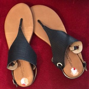 Black leather sandals, size 10